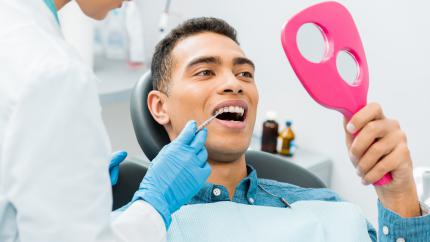 Dente spezzato si puo attaccare