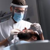Visiera protettiva dentista