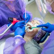 Chirurgia orale o igiene dentale? Le scelte professionali